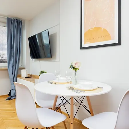 Old Town By Renters شقة